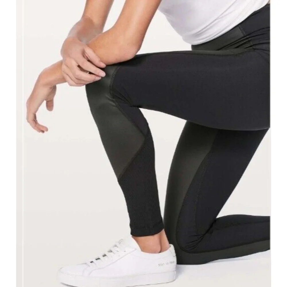 Lululemon Wunder Under Hi-Rise‎ Tight Black Sheen Full-On Luxtreme 28" Size 8 - Picture 4 of 8